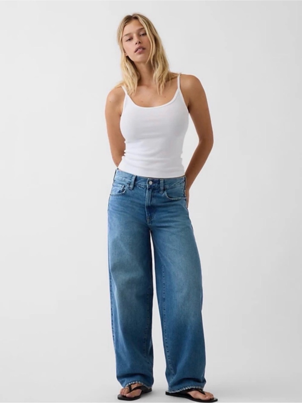 Gap x Hailey Bieber The Hailey Extra Baggy Jean Sz. 24 NWT light wash